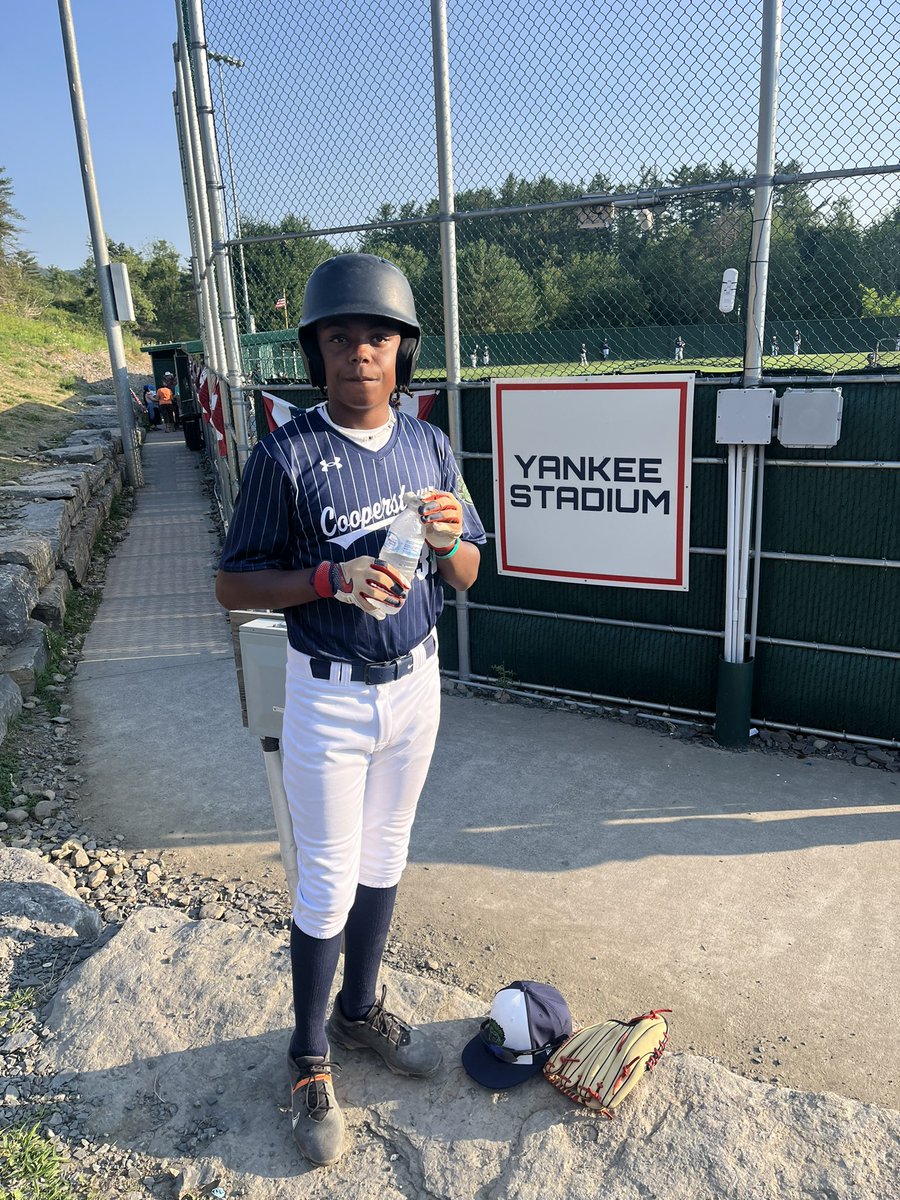 HughUnderPar's tweet photo. Great #OpeningCeremony and proud of Cameron for being selected for the #HomeRunDerby 😎 He ended up with 2 which didn’t win but was awesome 👏🏽 Thank you Coaches #Cooperstown #ProudPappa #LetsGoBombers #LetsGoCam #FatHead #TurnUp https://t.co/wseWLz1ZJu