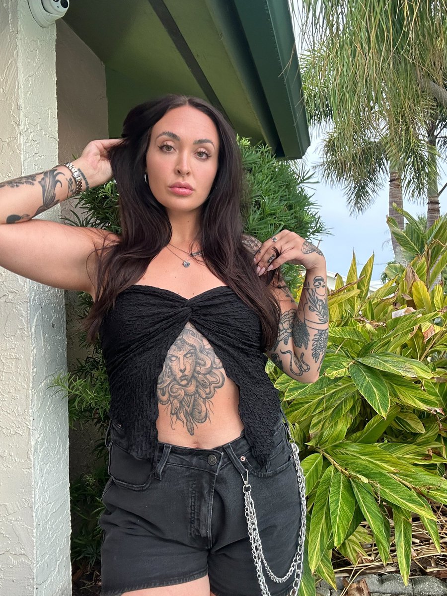 notmadimarie's tweet image. Sad! Hot! Girls!