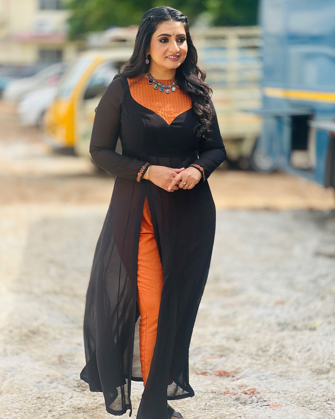 Image Who is Actress Sujitha Hot | iiQ8 Entertainment | Tamil TV Serial Actor