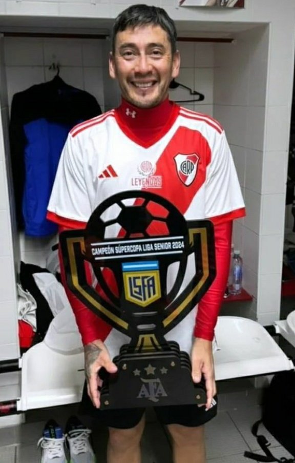 SAMBU_FAN14's tweet photo. Felicidades Capi por ser Campeón de la SúperCopa de la Liga Senior 2024❤
Gracias por dar siempre tú mayor esfuerzo y dedicación❤
@rubenssambueza
#RubensSambueza
#RiverPlate #Campeón https://t.co/4ipyh29mEr