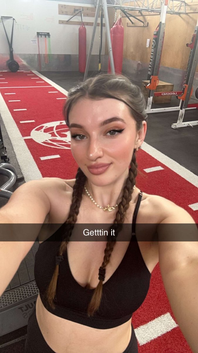 moncherye's tweet photo. Been working hard in the gym lately, consistent with nutrition, and I am mf PROUD of myself 🩷 https://t.co/QZTUVerl2M