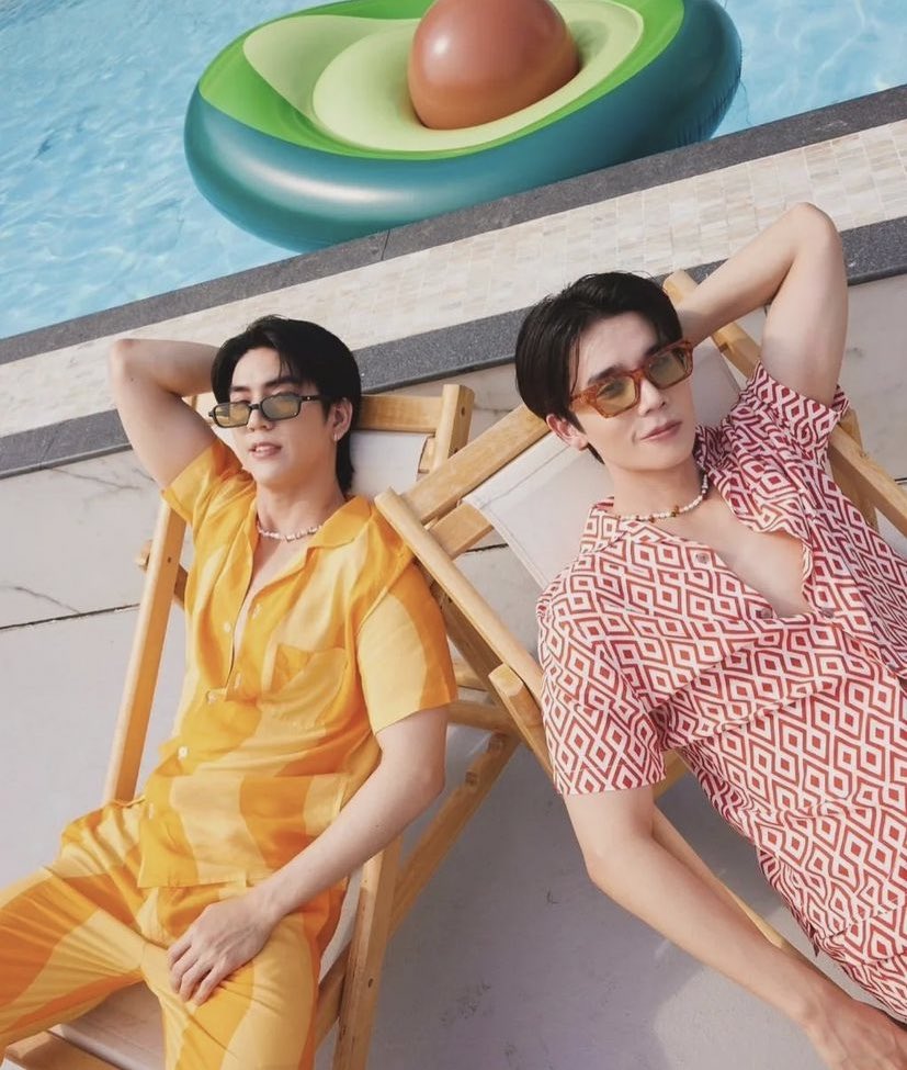 Quad22Thailand's tweet photo. #LeSpecs as worn by K. #SeaTawinan and #JimmyJitaraphol on their first Photobook | #JOYOUS • Cr.😎 #Vocstyle
Eyewear Distributed by @quad22_thailand
#LeSpecsthailand #sunglasses #quad22 #quad22thailand #lespecseyewear #จิมมี่ซี #JoyousxJimmySea #JimmySea https://t.co/E7qypm7tqv