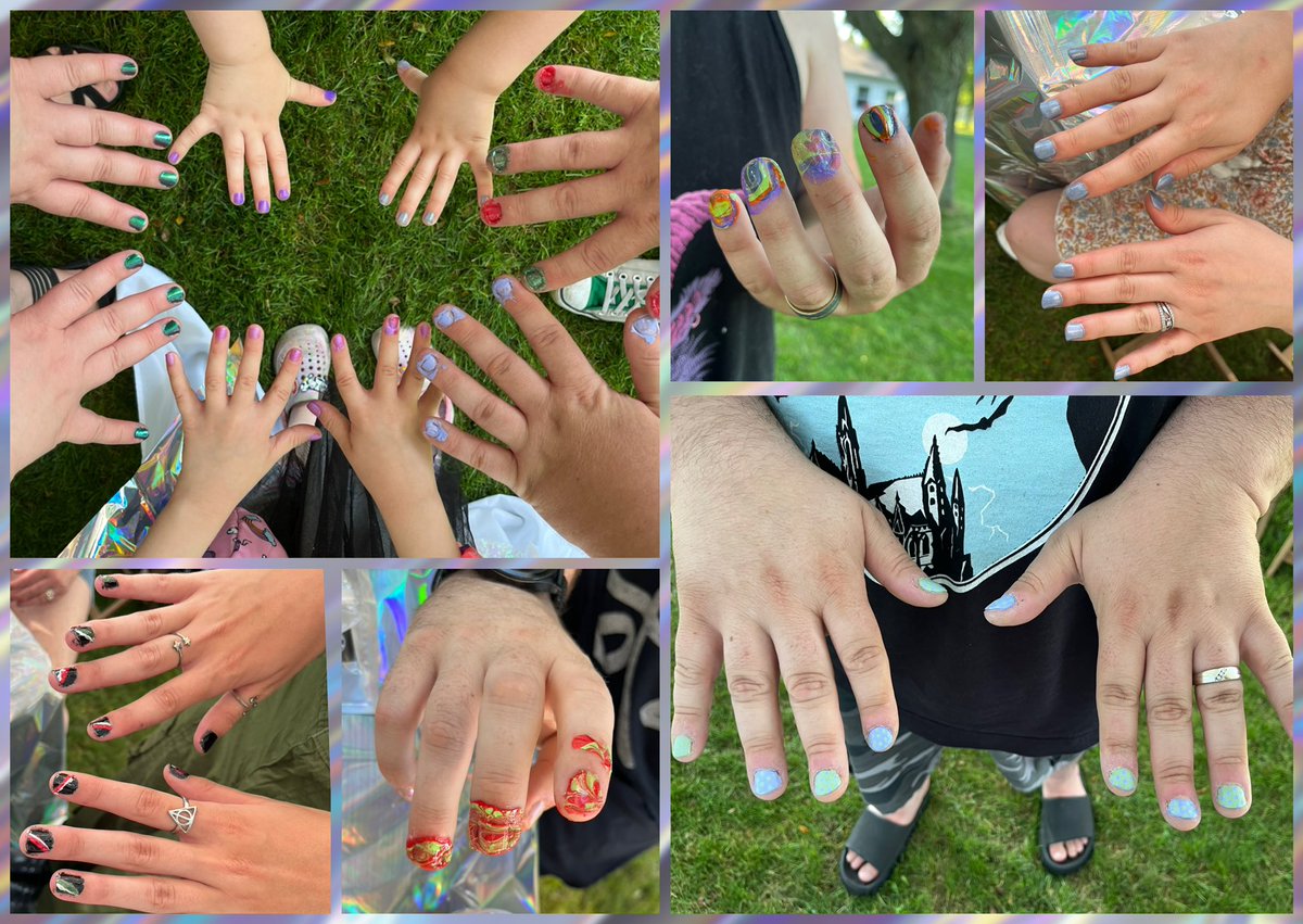 Linksliltri4ce's tweet photo. I threw a Manis 💅🏽 &amp; Tacos 🌮 Party!

I have SO many @holotaco polishes that I thought it would be fun to throw a party themed around it! We had a taco bar and then everyone painted their nails and some even learned how to do new nail art techniques! https://t.co/8oI8yVXoKW