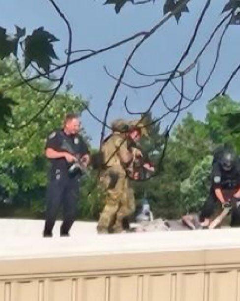 DapperTurtles's tweet image. This is not the man they are telling you is the shooter. This is a skinny white man.