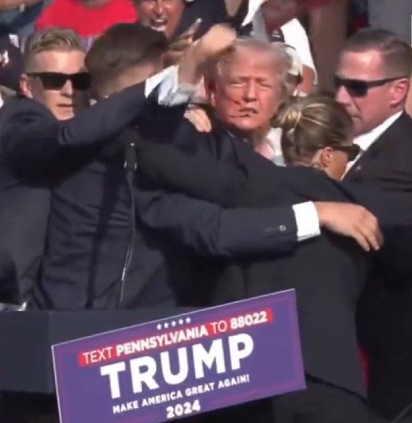 Trump_Survival's tweet photo. Wait wait wait... ✊ #TrumpSurvived https://t.co/6ZMIzrBmsr
