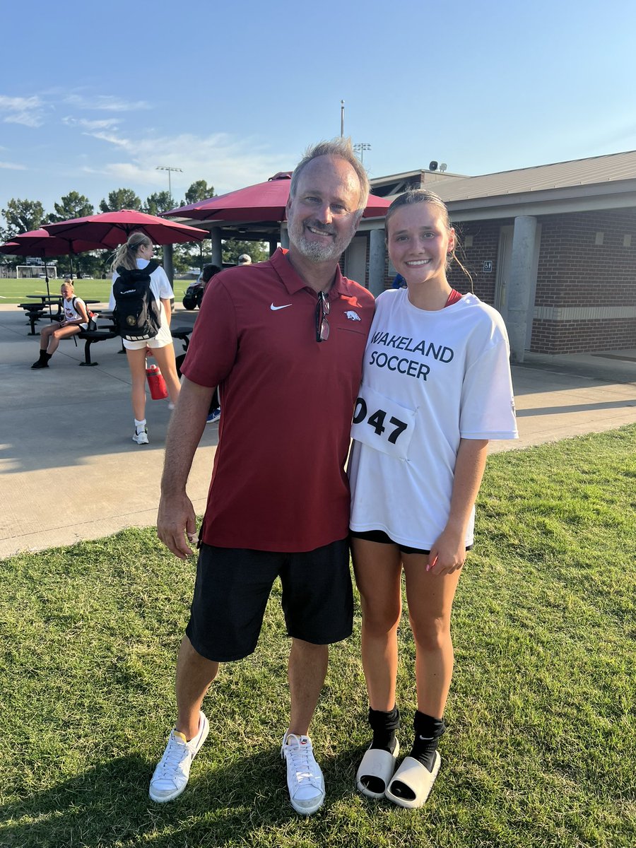 sophie_altieri's tweet photo. Thank you @RazorbackSoccer @Scoffyy @CoachColbyHale for an amazing camp! I learned so much about the quick style of play and about the program! Whoo pig!!!@ImYouthSoccer @ECNLgirls @PrepSoccer @dksc_08_ECNL @TheSoccerWire @DKSC_official https://t.co/FbP1dfFfyg