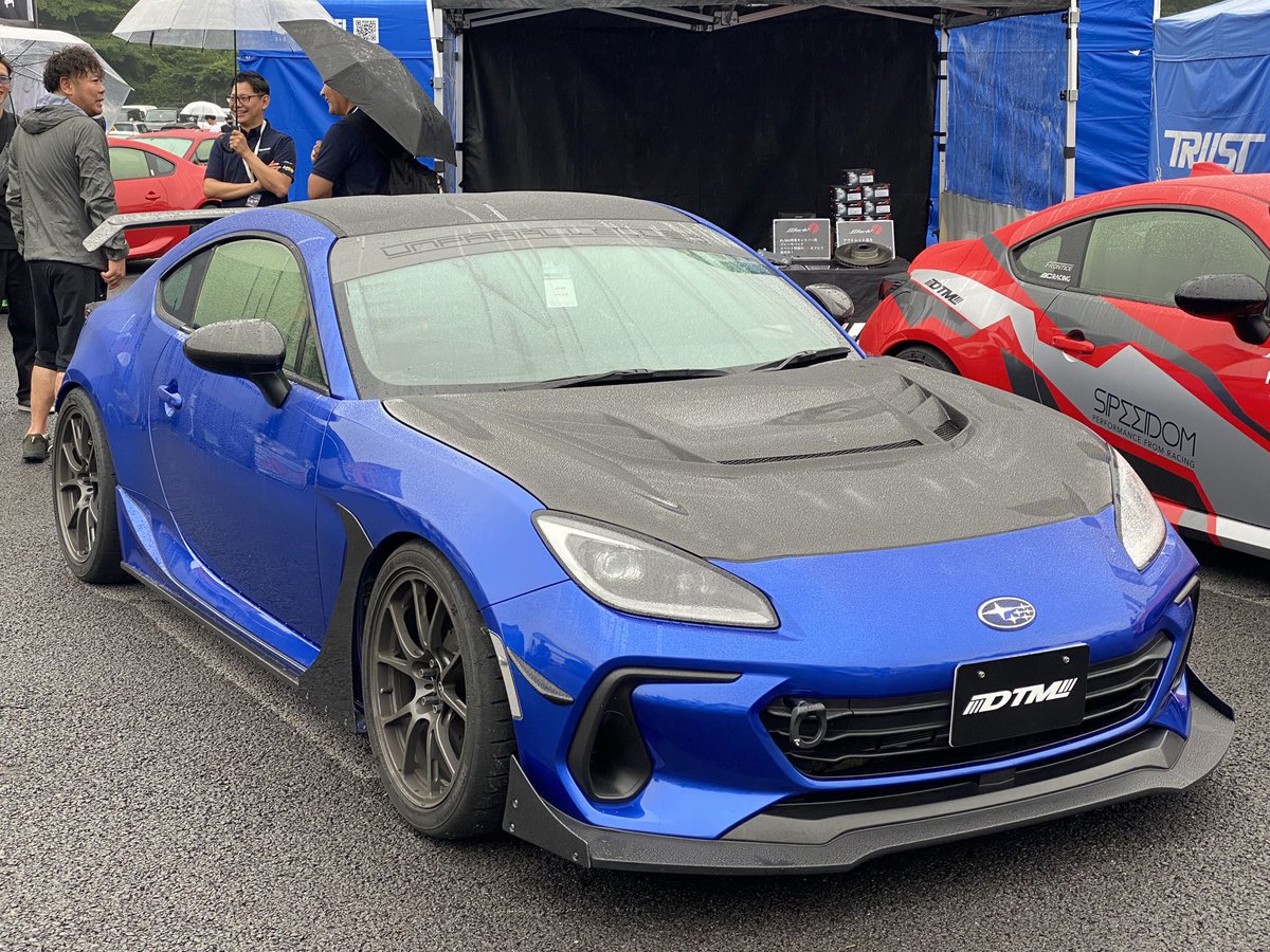 Proud_of_BRZ's tweet photo. FUJI 86/BRZ STYLE 2024開幕です！！

あいにくの雨ですが...NEWバージョンで青いの持ってきました✨
DTM様ブースにてお待ちしてます🙇‍♂️

#86BRZ2024 https://t.co/MpDZwXRUto