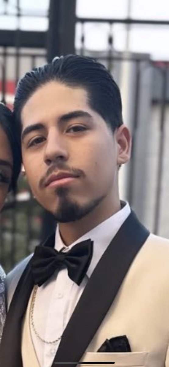 RooBrucey's tweet photo. @Skintate @guadaluupe333 chill dawg she’s gotta significant other https://t.co/ncwnO7AlT2