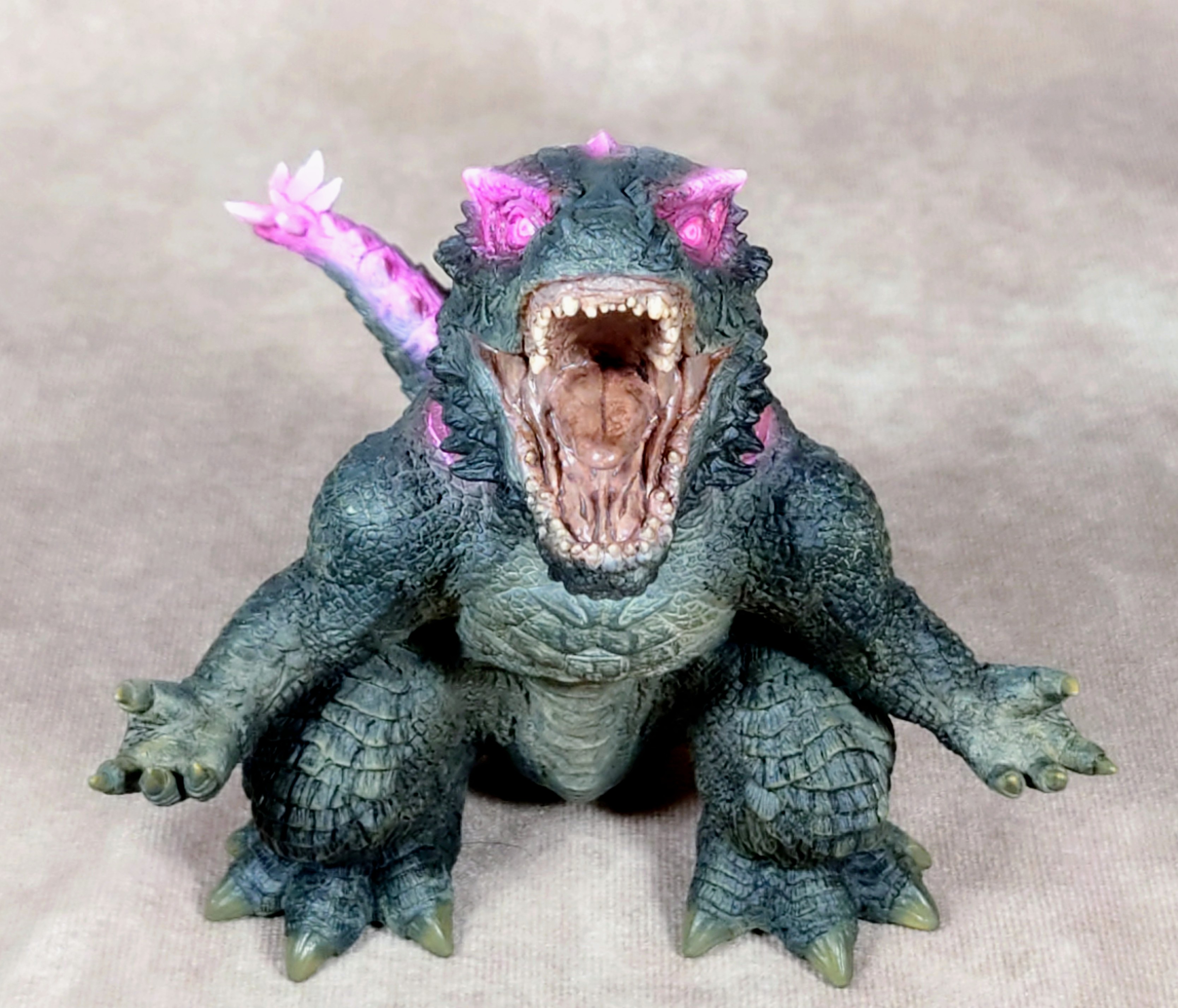 鎮座獣ゴジラ（2024） リペイント品 送料無料】 鎮座獣 ゴジラ (2024) フィギュア - メルカリ