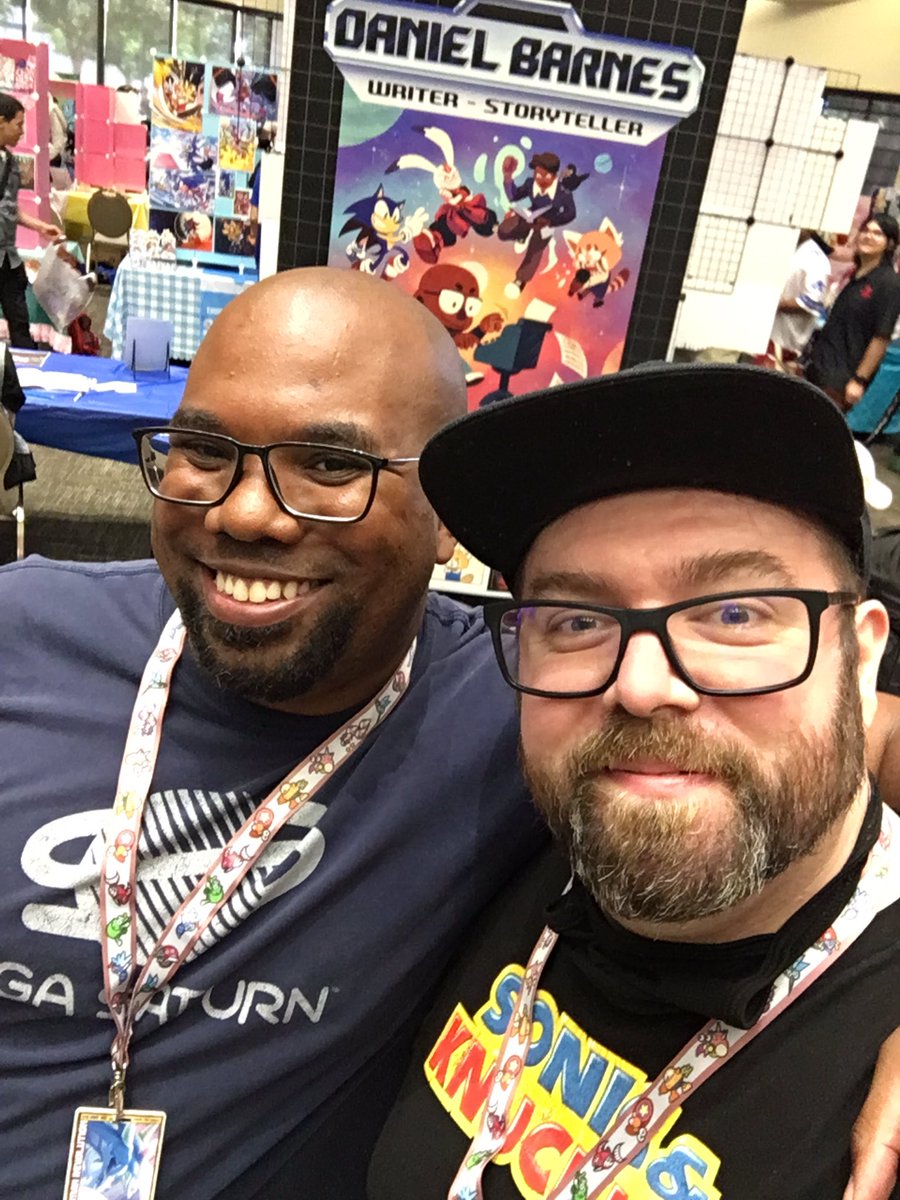 Ravrous's tweet photo. Bit late but wanted wanted to share some photos taken at #sonicrevolution All amazing and inspiring artists and writers @Tyler_J_McGrath @GigiD_Sonic @tyson_hesse @Danny8bit You all truly motivate with your work thank you! https://t.co/cHUz2Ud3f1