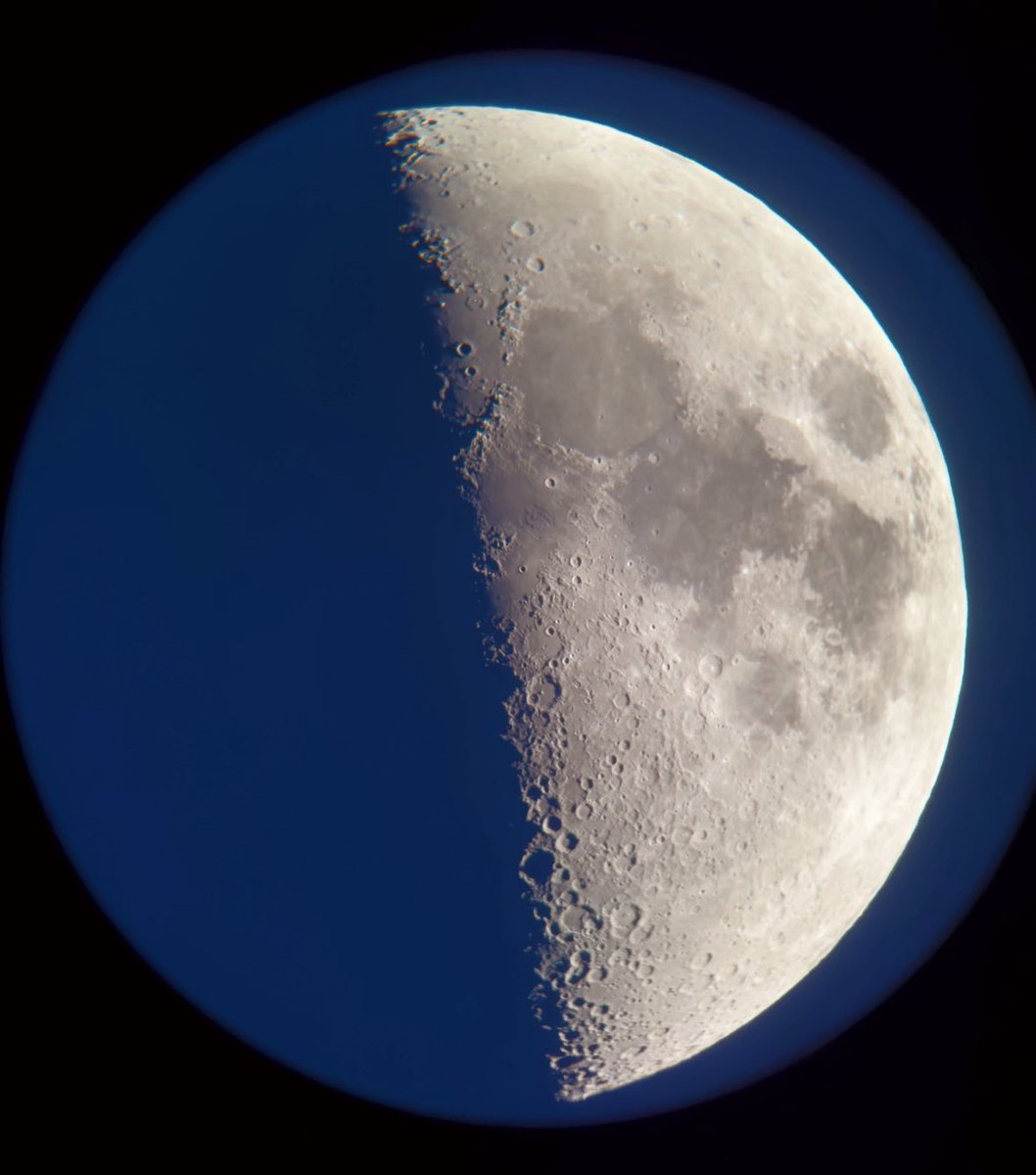 SeVoSpace's tweet photo. Smartphone shot of our crescent moon (July 13, 2024) captured through my little refractor telescope.
Photo: @SeVoSpace
#moon #craters #daylight #astronomy #laluna #crescentmoon #bluesky #telescopeview #astrophotography #sebastianvoltmer https://t.co/ooAt5ZqzYw
