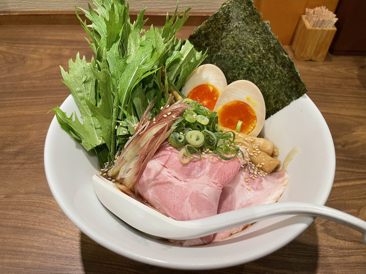 ramenaholicpark's tweet photo. 冷やしそば
in 地鶏ラーメン とりじ
@ramen_toriji
▼群馬県前橋市天川大島町19−1
¥1,250 in tax
麺大盛:¥1,400 in tax
麺:手揉み麺
スープ:醤油ベース
無化調
#地鶏ラーメンとりじ
#冷やしラーメン
#冷たいラーメン
#冷麺
#coldnoodle
#coldramen
#reimen
#拉麵
#ramen
#ramennoodles https://t.co/3pwUO0Ezia