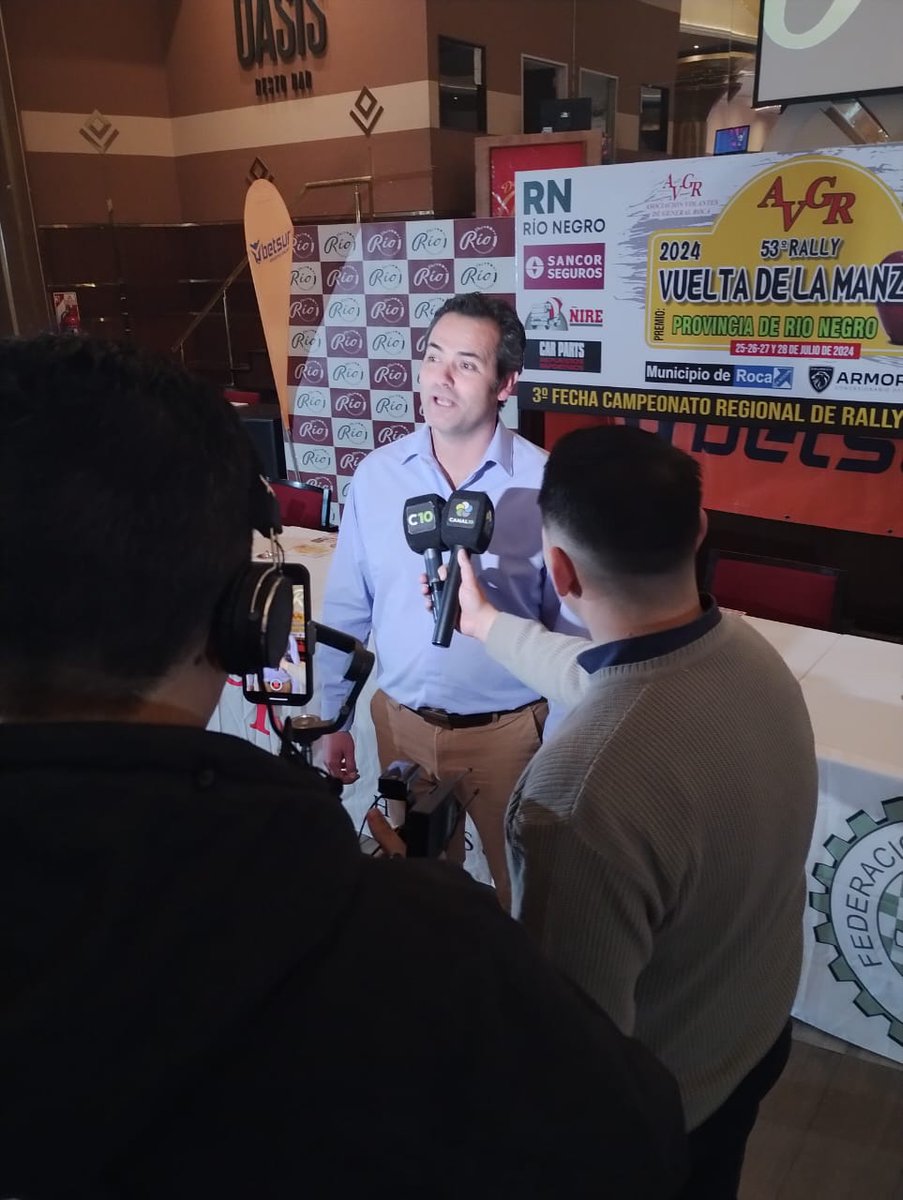 Hoy junto al Servicio Informativo y el Área Digital de <a href="/CANAL10ok/">Canal 10 Río Negro</a>  estuvimos en el lanzamiento de la 53 Vuelta de la Manzana. 
<a href="/MuenaPablo/">Juan Pablo Muena</a>