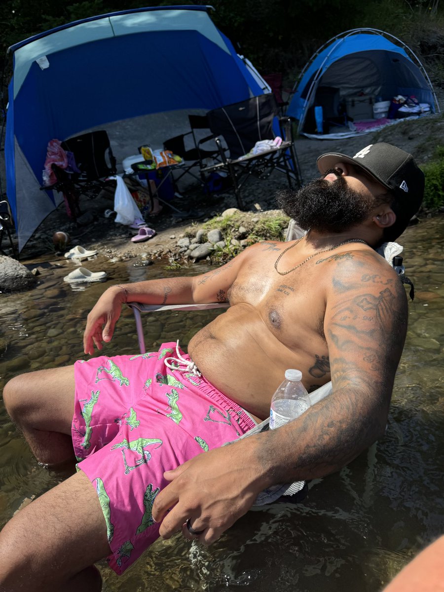 At the river today with the fam! Dad bod in full effect!! I know y’all jealous of my shorts! Hahaha