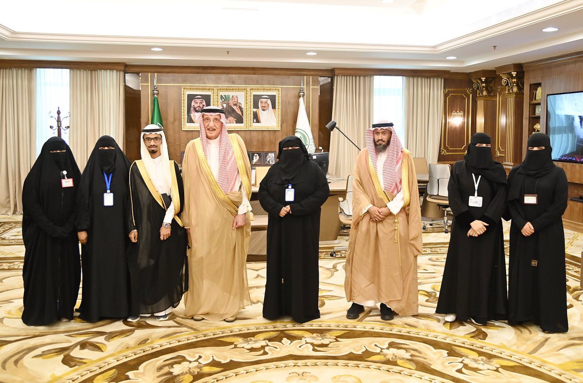 keswah2021's tweet photo. أسرة الجمعية تـهـنـئ وتـبـارك لصـاحـب الـسـمــو المـلـكي الأمــيـر  
محمد بن ناصر بن عبدالعزيز آل سعود
الثقة الملكية الغالية بالتمديد لسموه 
أميراً لمنطقة #جازان بمرتبة وزير 
لمدة أربع سنوات ..
الف الف مبروك يا أمير التنمية 🇸🇦🤍
تستاهل الثقة الغالية ..
@KingSalman 
@m_b_nalsaud 
@jazangov