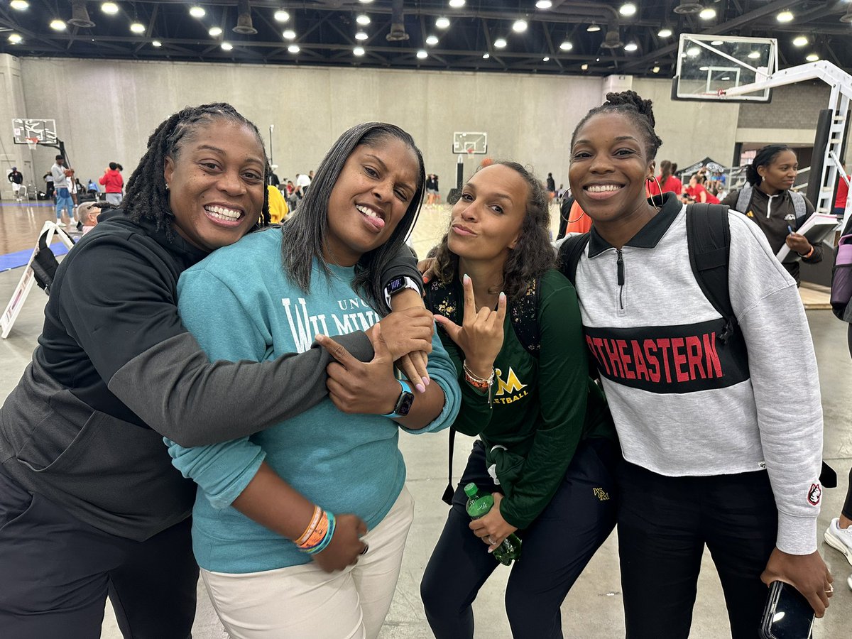 _WoodsWay's tweet image. Best thing that happened to me today was for the Real Housewives of the CAA to all be in the same place recruiting! #mycrew