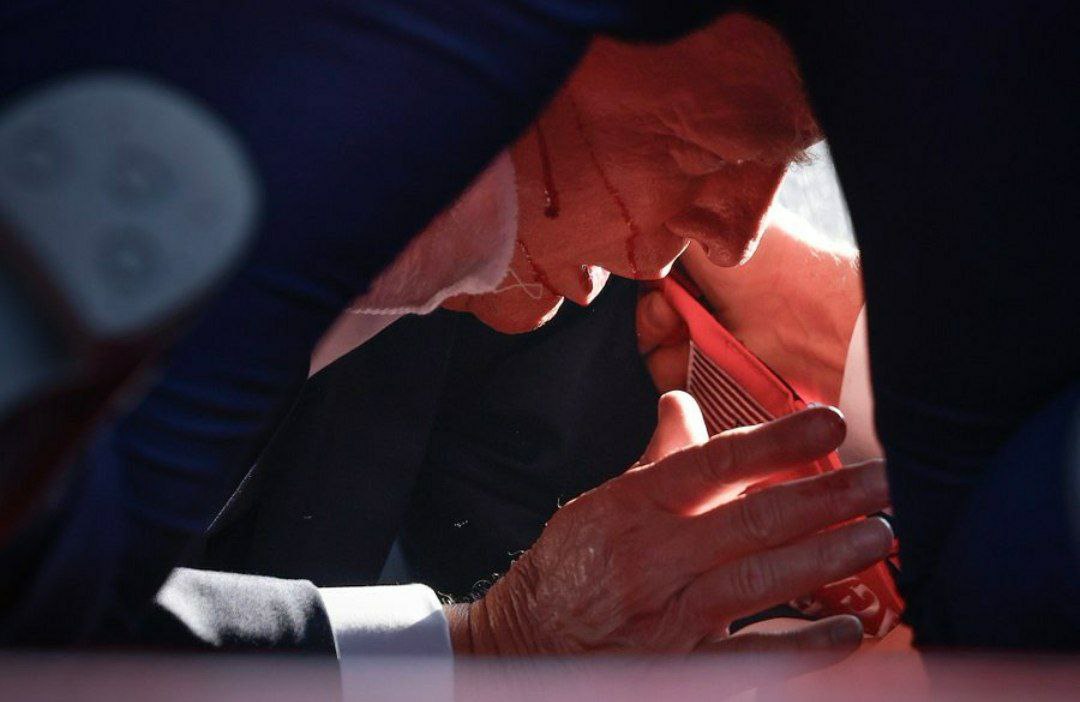 StormyJ_45's tweet image. Who would have been able to get this picture???

You are watching a movie.   Take a deep breath and relax.   

Shit is about to get real!!