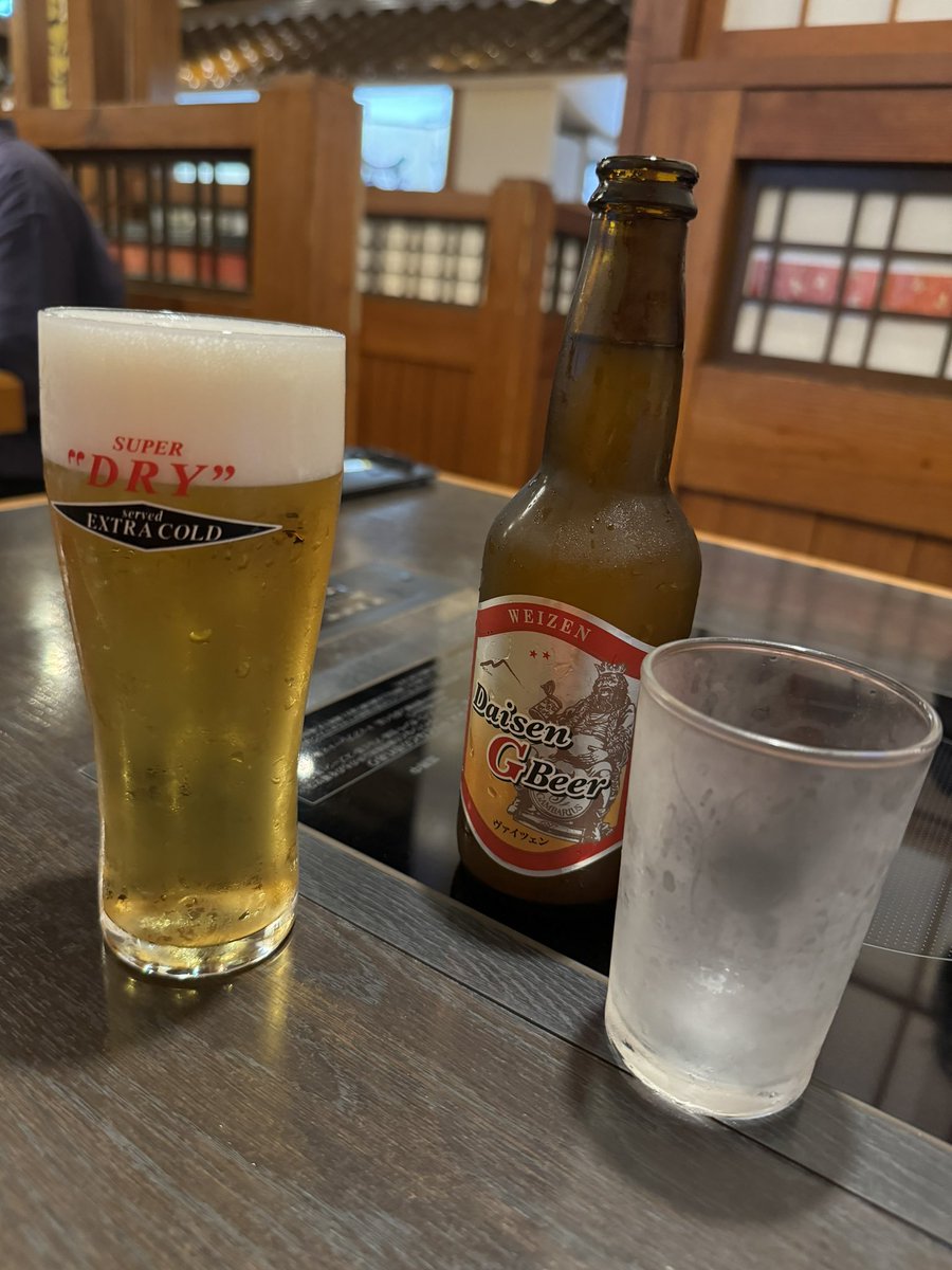 SuccessAge55's tweet photo. 今日のディナー🍽️は米子でカニセイロとうなぎで一杯😁🍺🙏大山ビール🍻はあまりクセがなく飲みやすい👍😁

#ディナー 
#カニセイロ 
#うなぎ
#大山ビール
#米子 https://t.co/4OJKlrizpI