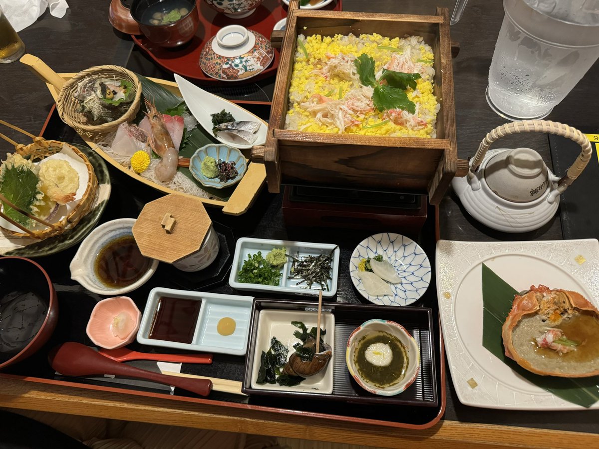 SuccessAge55's tweet photo. 今日のディナー🍽️は米子でカニセイロとうなぎで一杯😁🍺🙏大山ビール🍻はあまりクセがなく飲みやすい👍😁

#ディナー 
#カニセイロ 
#うなぎ
#大山ビール
#米子 https://t.co/4OJKlrizpI