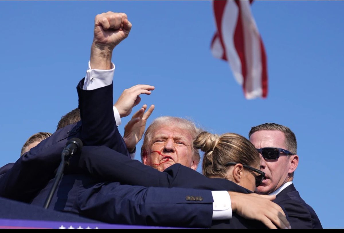 DonaldTakafa's tweet photo. Trump just won the election. https://t.co/8UANvhugLU