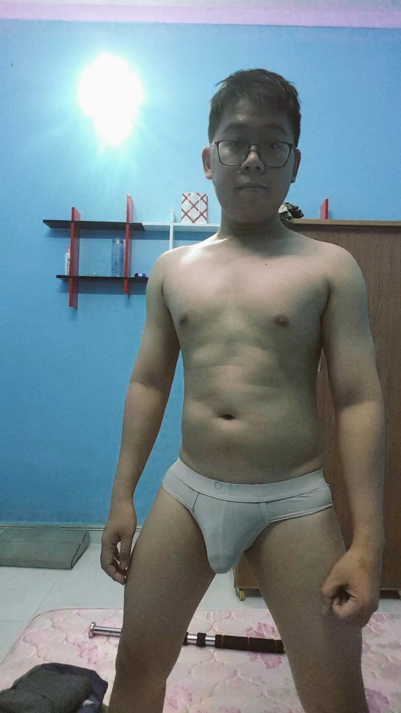 Nhanpham200495's tweet photo. Ae thích bộ dạng nào của B nhất
🍑🙈🙊 https://t.co/2vA3YVzdam