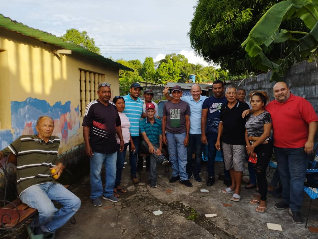 GuillermoVas's tweet photo. Seguimos promoviendo el mensaje del cambio, sector 4 Sabana Grande Constitución de Comandito #EdmundoParaTodoElMundo #unionyprogreso #Monagas #maturin https://t.co/oh78RvScUi