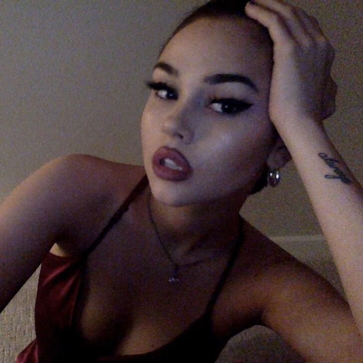 ⠀⠀🎭˖ * 𝒅id I catch your attention? 
⠀⠀𝒚ou look like you lost your breath ،،
⠀⠀#𝕯eus𝕰x𝕸ascaras