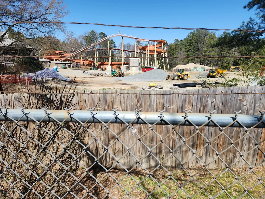 lg2yt's tweet photo. 🎢 Big news, thrill-seekers! In 2025, Kings Dominion will unveil a new winged coaster in Jungle X!🔥 Replacing Volcano: The Blast Coaster, this beastly ride with mysterious claw marks is set to redefine excitement Stay tuned for updates! #JungleX #WingedCoaster #KingsDominion2025 https://t.co/1BneIKJHUU