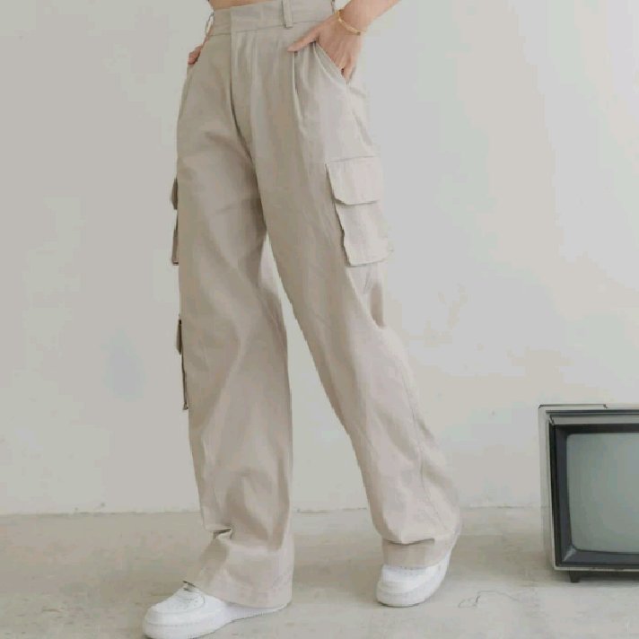 snfasya58's tweet photo. Cargo Pant High Waist Culottes
Celana cargo dengan desain high waist dan model culottes, cocok untuk berbagai acara ✨
🔍 https://t.co/Dx6k6g5def
#shopee #shopeeid #shopeefashion #cargo #highwaist #culottes #style #fashion #wanita #ootd #comfy #trendy #celana #casual https://t.co/cyifPcqFK9