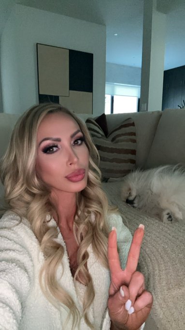 😘 XOXO https://t.co/4vQTAsN80y