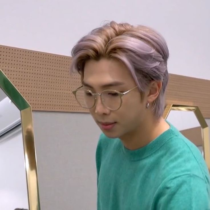 hourlyhyungline's tweet photo. rm of the day https://t.co/SErLCRbKbf