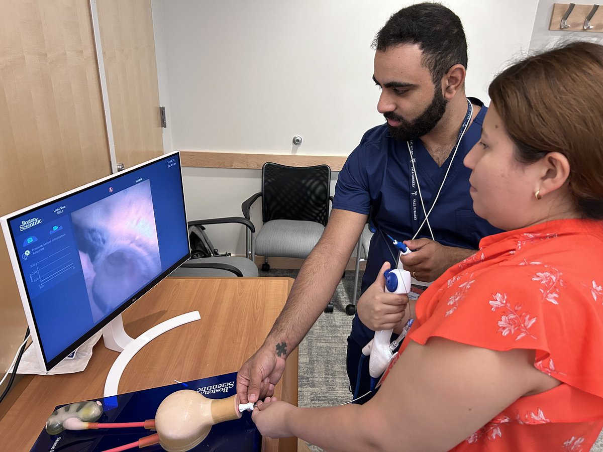 <a href="/Yale_Urology/">Yale Urology</a> URO-1 residents at today’s #NEAUA boot camp. Plenty of hands-on booths and super useful didactic <a href="/urodocmjr/">Maximilian Rabil, MD</a> <a href="/rkorets/">Rus Korets MD 🇺🇦</a>