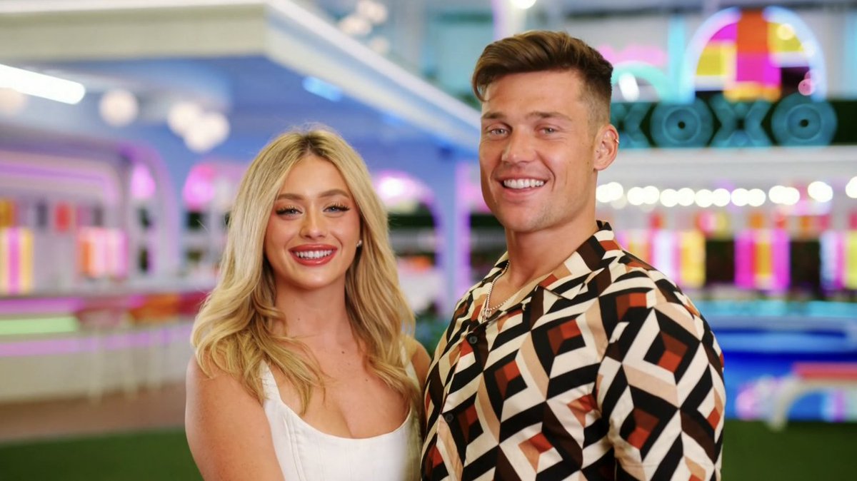 queensofbravo's tweet photo. Katie: "[Aaron] knew he could [tell Kaylor I love you] and she was going to be putty in his hand again. We've all been that young girl before. I mean, I essentially married my Aaron. Let me be a cautionary tale."

Not Katie taking a whack at Schwartz on #LoveIslandUSA Oop! https://t.co/ddcpzLyAfq