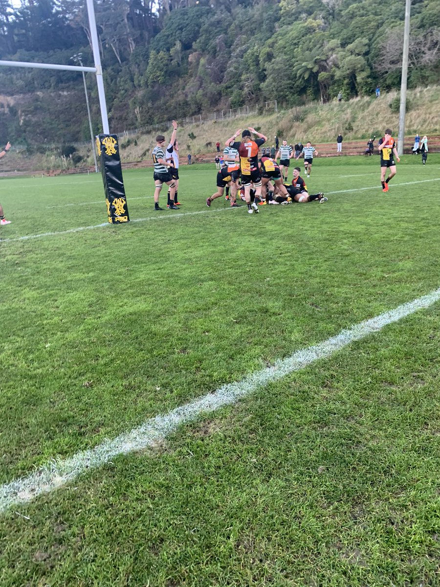 SprottJeremy's tweet photo. OBU try to Jack Riley to seal 16-9 1/4 finals win over Upper Hutt! 
Get in goal Jamie Fairmaid!!
Onto to semi final vs Hutt old boys Marist. https://t.co/3GaBwfsG5e