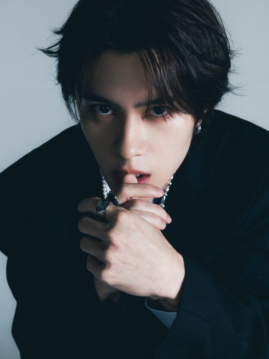 NCT_OFFICIAL_JP's tweet photo. WayV Japan 1st Mini Album『The Highest』
Teaser Image #3 - DUEL Ver. #HENDERY

🎧 ➫ 2024.08.08 6PM (JST)
💿🎬 ➫ 2024.09.25 0AM (JST)

💿https://t.co/susIdgC1Ta

#WayV #TheHighest #WayV_TheHighest https://t.co/R4vVYjwEoP