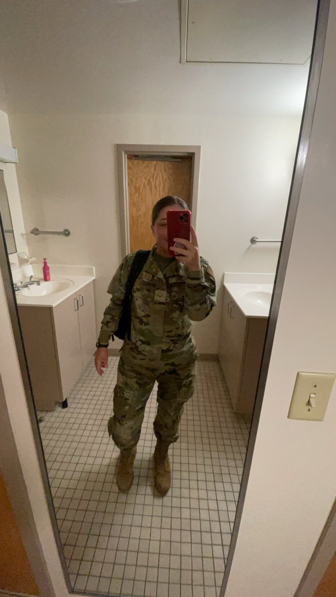 LexiMahone_'s tweet photo. Incase my Twitter friends haven’t seen, surprise I joined the military ! 🇺🇸🦅🫡🥰 https://t.co/ElahfRVvMl