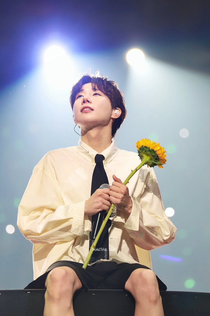 Alicia100609's tweet photo. 240713 무한대집회IV 

언제나 나의 빛🌟🌟🌟

#인피니트 #김성규 
#INFINITE #KimSungKyu
#무한대집회
#INFINITERALLY
#FANMEETING https://t.co/ZuEnsZ5PtG