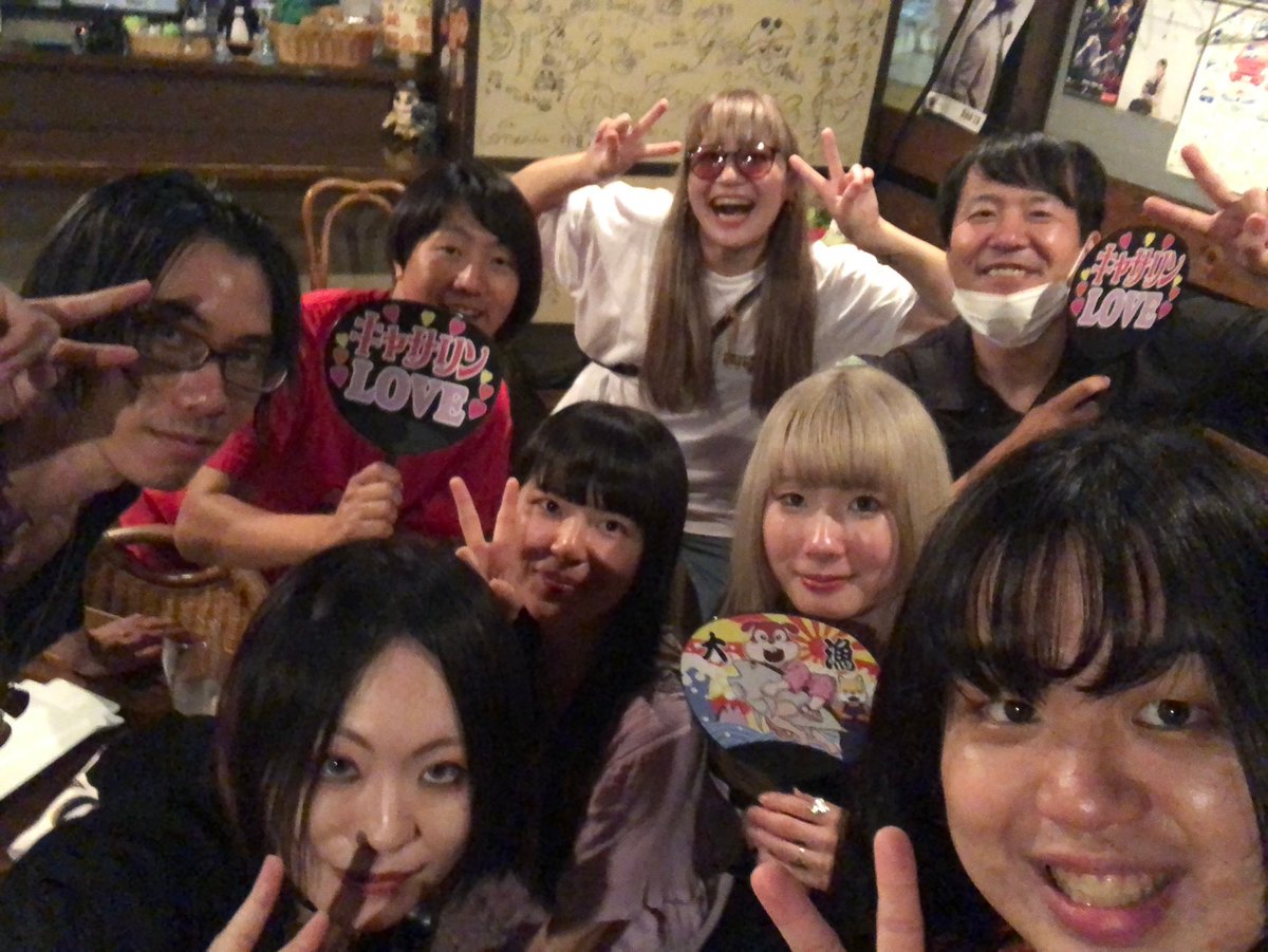 MARRON_fes's tweet photo. 昨日は前橋音処きしんさんに導かれた皆々様、並びにお声がけを頂いたあやしげのお二方、きしんスタッフさん、大変ありがとうございました👏✨

全員にまた会いたいです！！

それと群馬には、

紙芝居とマグロの解体ショーをしながら歌をうたう

というとんでもないのがいます。
どうゆうことやねん https://t.co/m29APSixJF