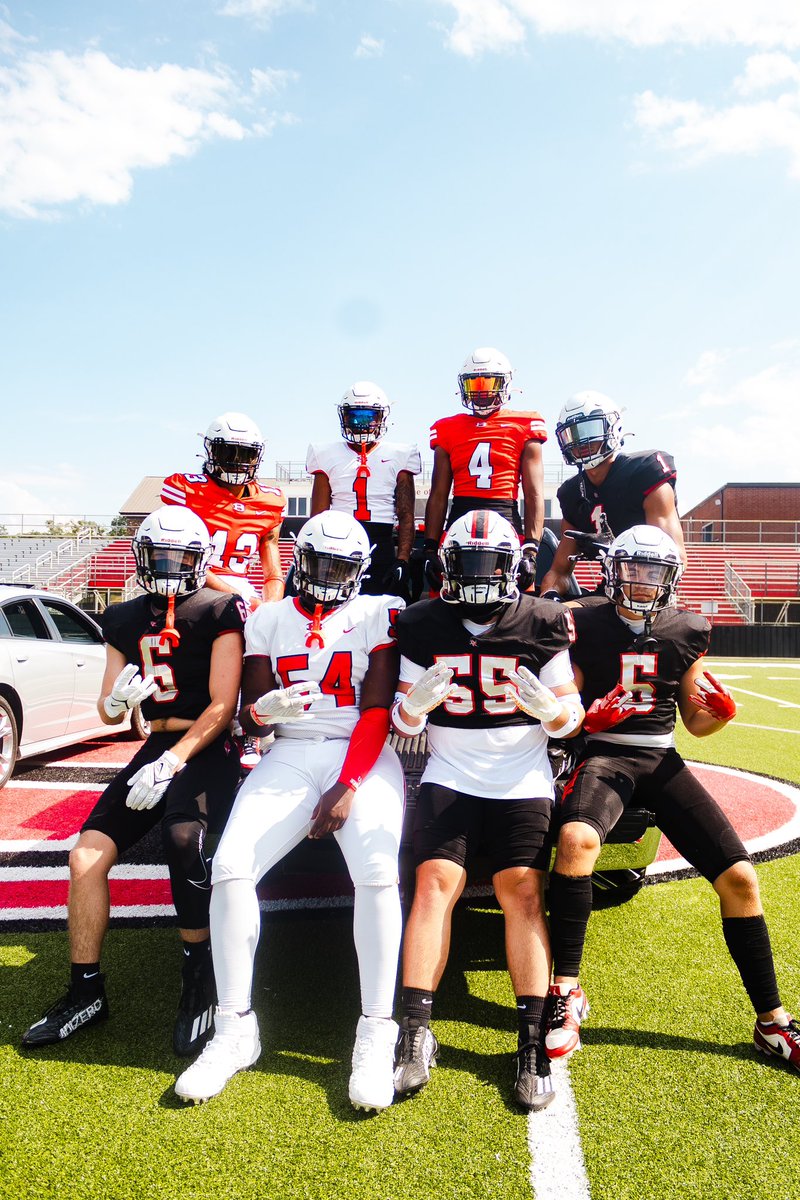 shotsbymeat's tweet photo. Its different on this side 🅱️ @bowdonrecruits https://t.co/9t1uq7GYip