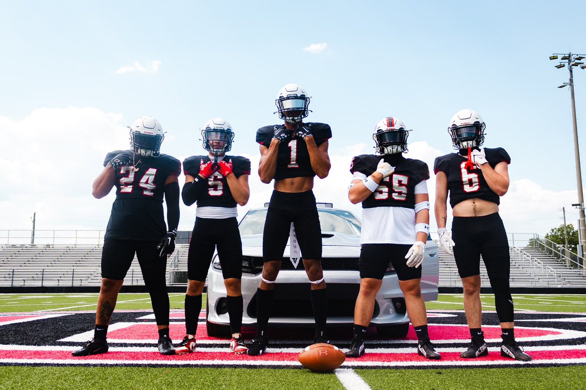 shotsbymeat's tweet photo. Its different on this side 🅱️ @bowdonrecruits https://t.co/9t1uq7GYip
