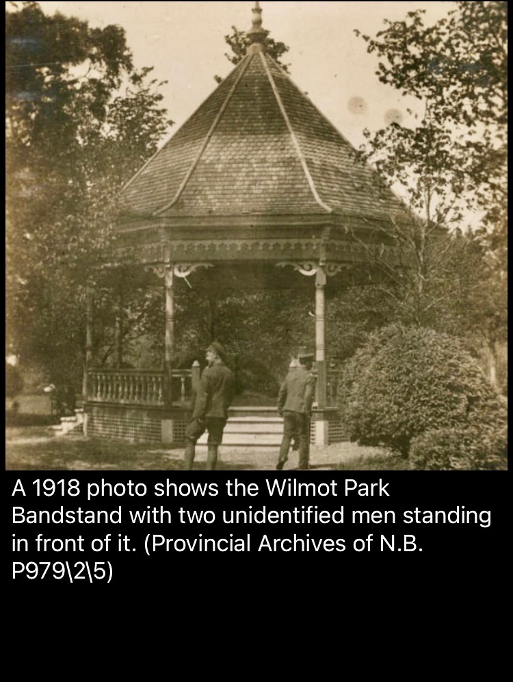 Lifegenres's tweet photo. The Wilmot park gazebo was unfortunately a victim of arson. Locals were outraged to hear about this. The City of Fredericton has stated that the gazebo will most likely be repaired/rebuild.🎉 👌 #Wilmotpark #Fredericton #NewBrunswick #Downtownfredericton #Frederictonhistory https://t.co/SvuCrECCFy