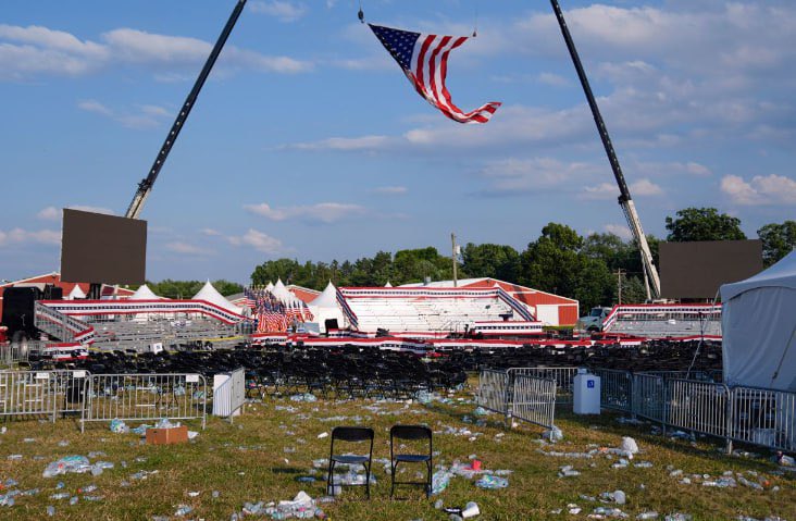 这张事后的照片，有点预言的味道，无可奈何花落去，特朗普上台，这一枪没打中特朗普要害，美国不知死活了。