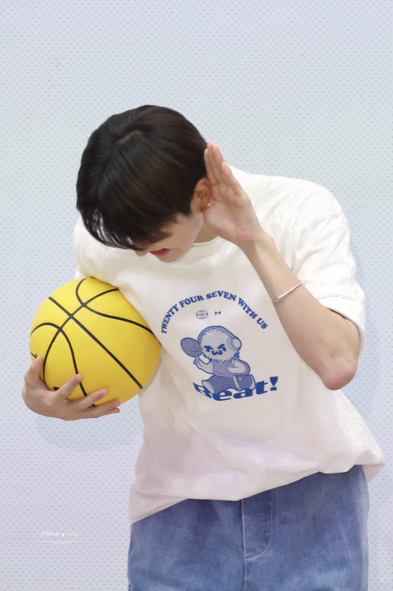 Moon_060328's tweet photo. 240714 인가 막방 미팬

#TWS #투어스 #247WithUs #トゥアス 
#JIHOON #지훈 #한지훈 #ジフン https://t.co/bJktNaULxs