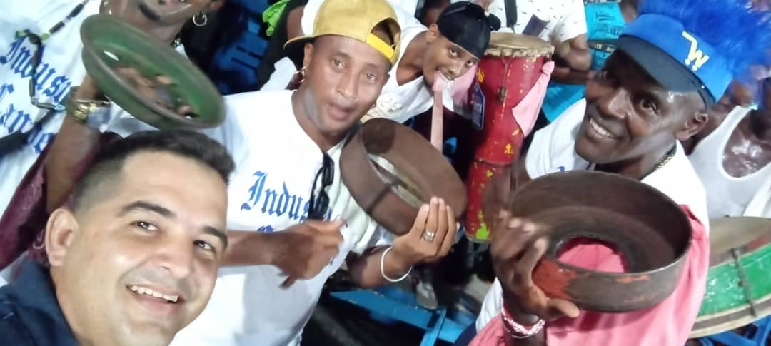 GHNordelo5's tweet photo. iEl Latino encendido! iY la Conga '28 de Septiembre' de los #CDRCuba amenizando! #Cuba #Industriales #PinarDelRio #CubaEnModoVictoria https://t.co/EjrHq5wQJt