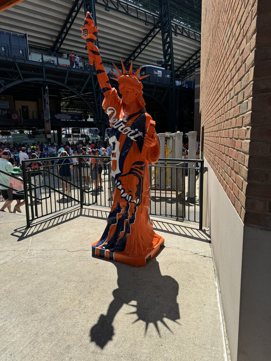 markpfeiffer's tweet photo. One of the most entertaining games I’ve been to in some time:

-Shohei Ohtani: triple, HR, &amp; stolen base on a pickoff attempt.
-28 combined hits &amp; 6 HRs (incl. one off foul pole, 2-run tying HR in the bottom of the 9th, &amp; 2-run walk-off)
-20 runs w/ five in the bottom of the 9th https://t.co/pN3k80acKk