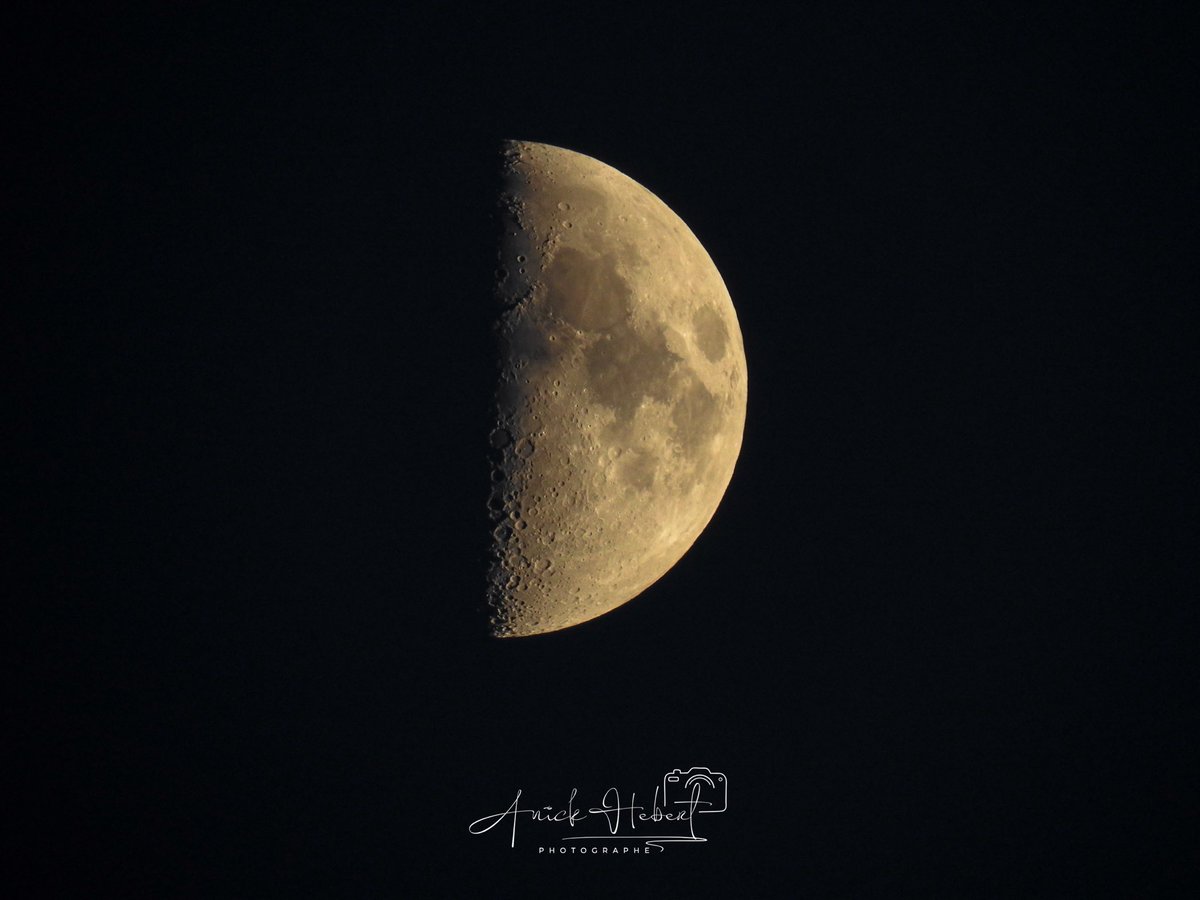 AnickHebert's tweet photo. Lune de ce soir 🥰 #lune #moon #nikonp900 https://t.co/oYsjqlVf0M