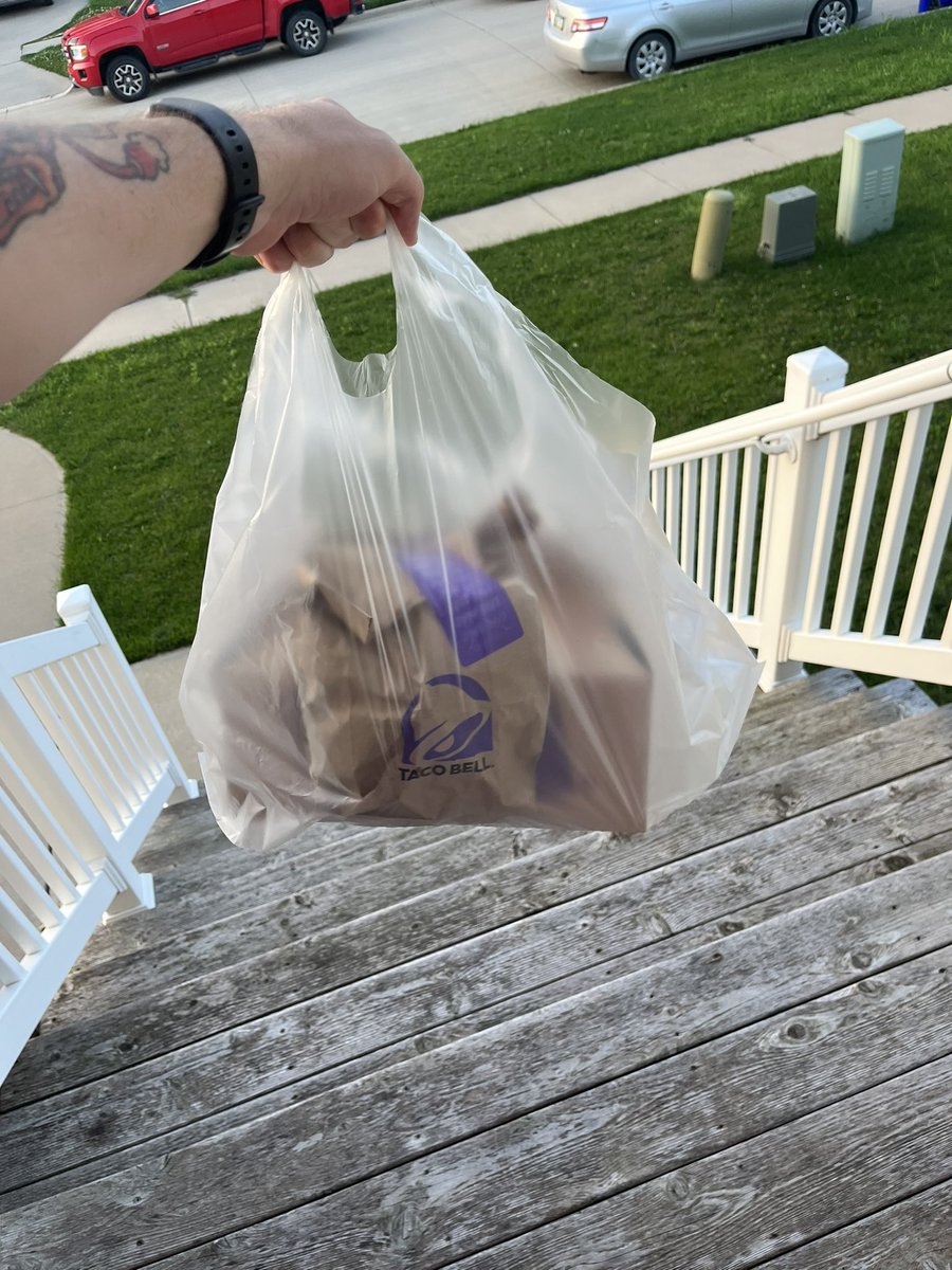 Jobes_'s tweet photo. Megan accidentally sent $60 of Taco Bell to our house while in Nashville. If ya want some t bell pull up https://t.co/rFO6xoDWQT