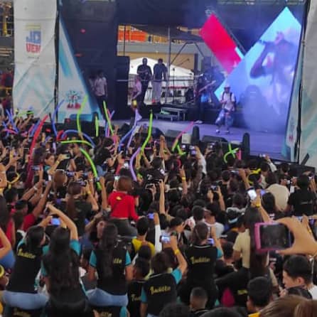 notieducatetru's tweet photo. #13Jul|| ¡Jóvenes trujillanos disfrutaron del Mostacho Fest Bachiller 2024! ⏩ https://t.co/dvuYuy74zI

#PoesíaEnMovimiento 
#TrujilloVanguardiaEducativa
#MPPE #MPPEducacion

@NicolasMaduro @_LaAvanzadora @MPPEDUCACION @Gerardo4fPsuv @GobTrujillo https://t.co/TS6TyIU5hL
