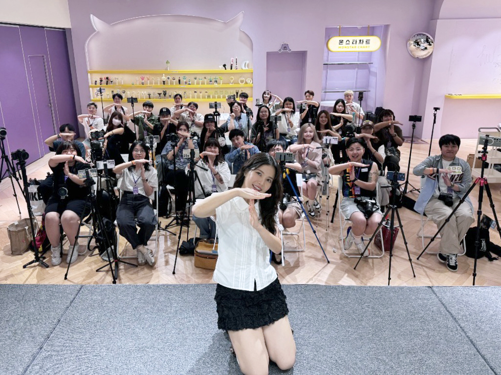 마마무(MAMAMOO) tweet media