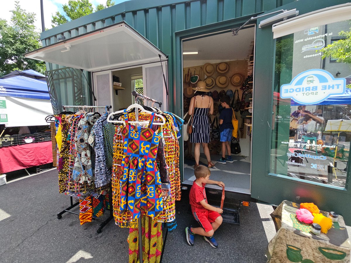@connectedtoculture popped up at the <a href="/petworthmarket/">Petworth Community Market</a> today! They offer a beautiful line of Ghanaian clothing and accessories 🇬🇭 Be sure to catch them again on July 20th, 9am-1pm!!

#supportsmallbusiness #blackownedbusiness #dcbusinesses #connectedtoculture